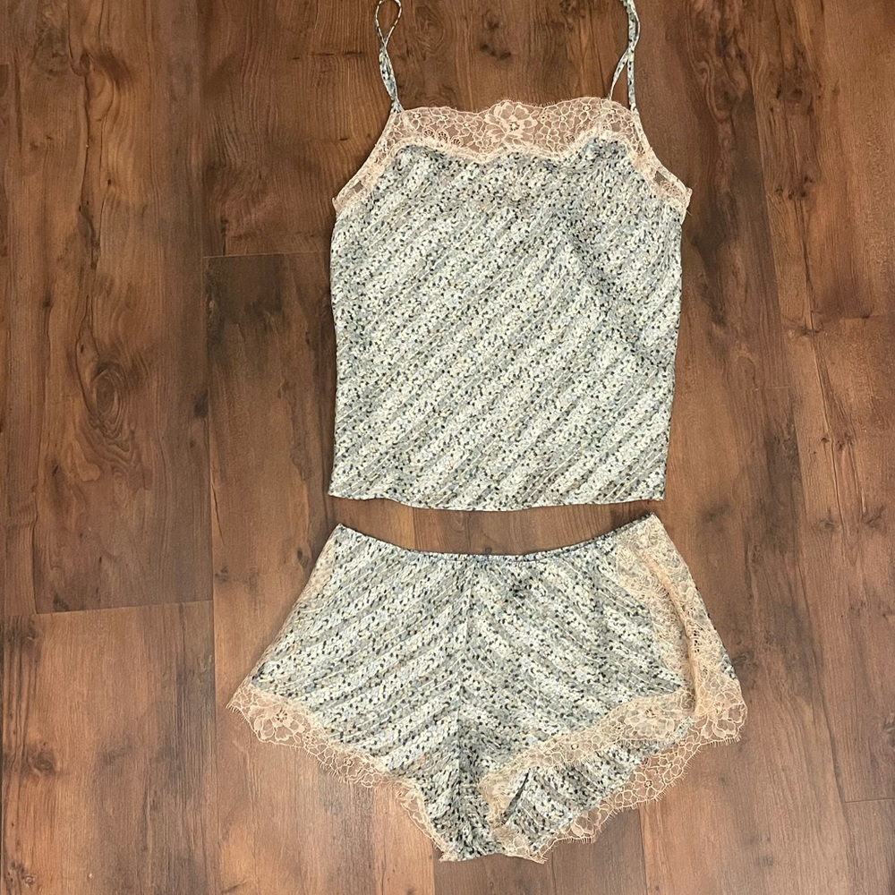 Victoria’s Secret 2-piece Pajama set